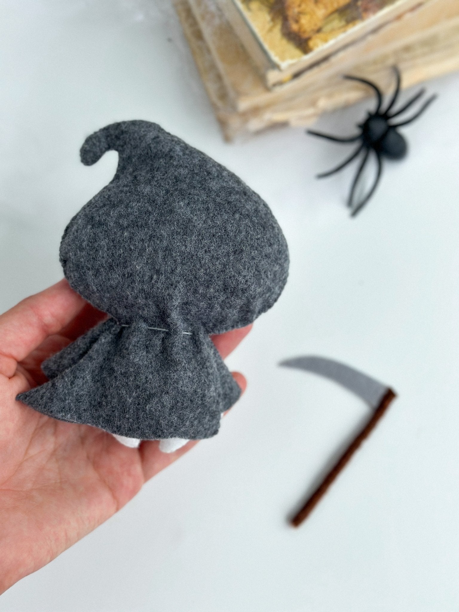 Halloween Grim Reaper – Cute Felt Death Ornament with Scythe for Spooky Decor - WoollyFox