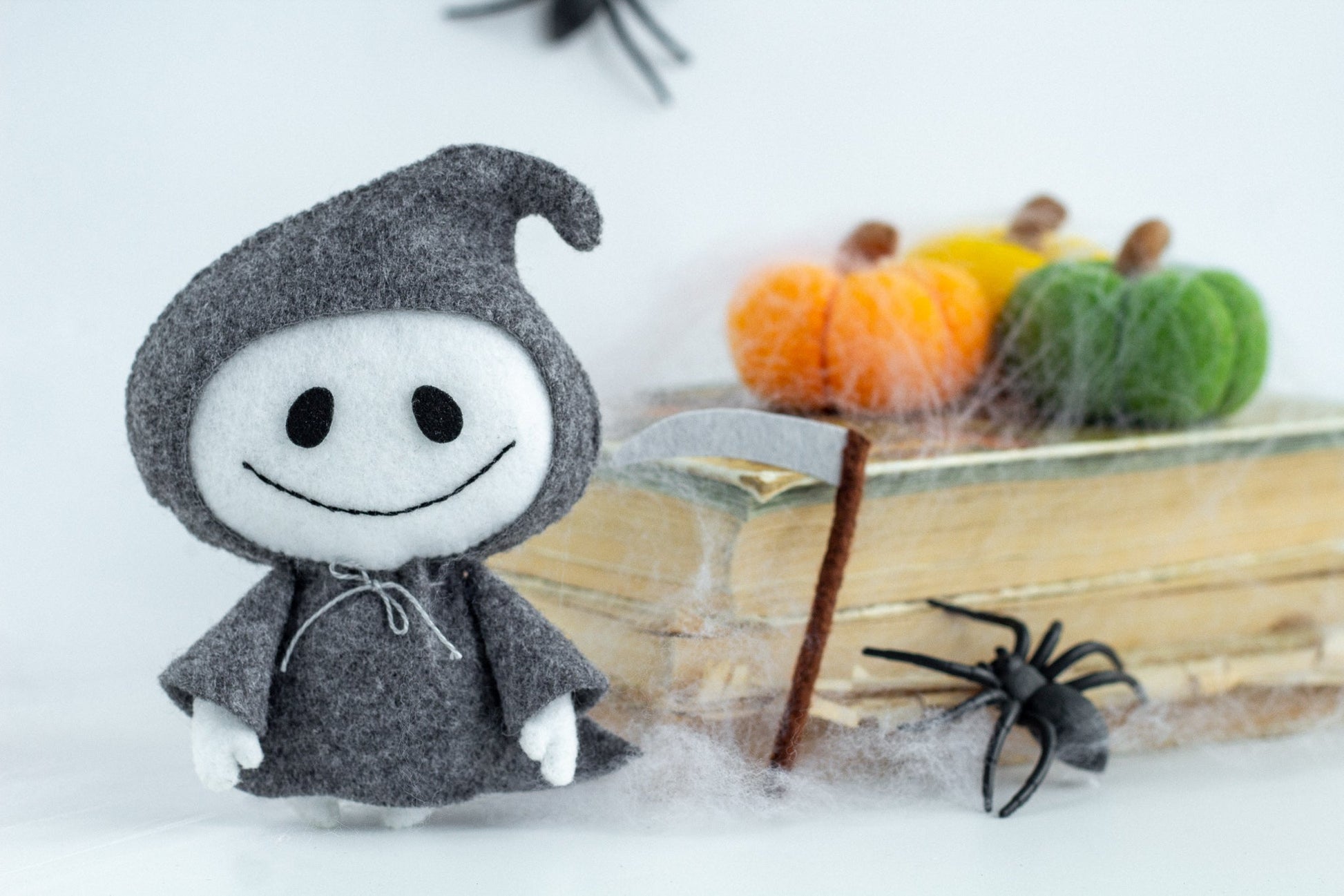 Halloween Grim Reaper – Cute Felt Death Ornament with Scythe for Spooky Decor - WoollyFox