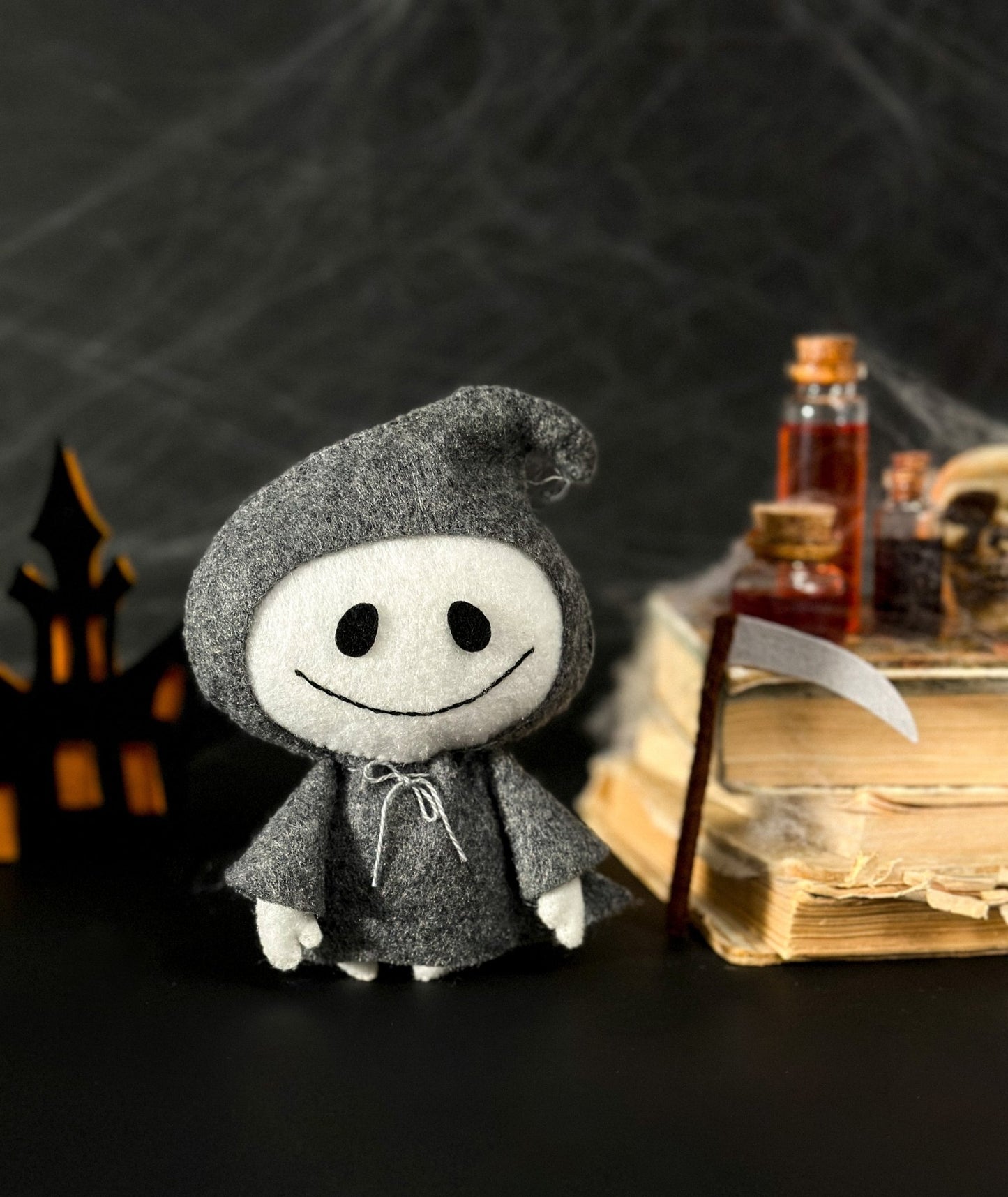 Halloween Grim Reaper – Cute Felt Death Ornament with Scythe for Spooky Decor - WoollyFox