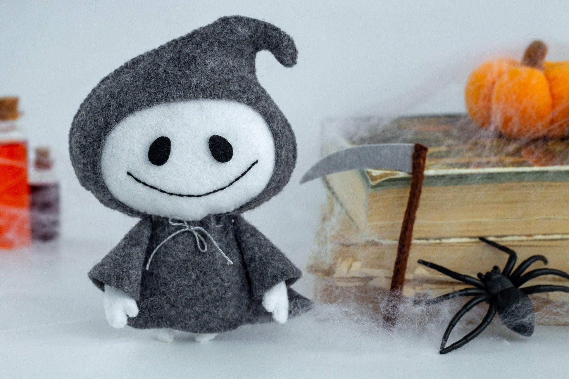 Halloween Grim Reaper – Cute Felt Death Ornament with Scythe for Spooky Decor - WoollyFox