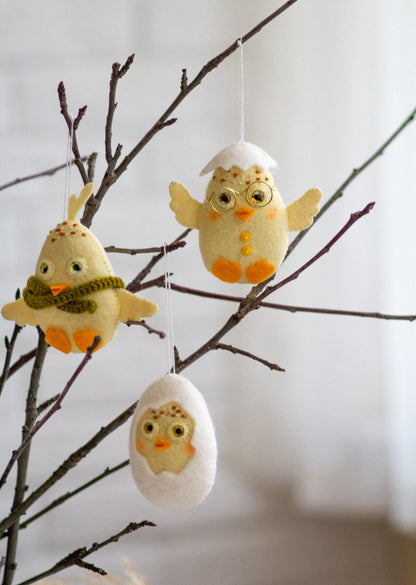 Hatched Egg ornament - WoollyFox