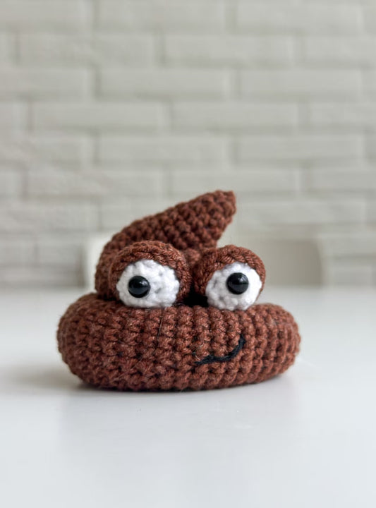 Handmade crochet poop toy – funny cotton yarn gift, 7 cm, great for bathroom decor or gag gift