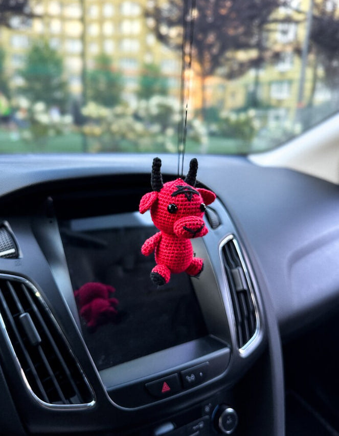 Handmade crochet Baphomet figure – gothic rearview mirror car charm, 11×5 cm