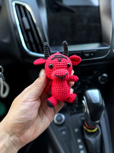 Handmade crochet Baphomet figure – gothic rearview mirror car charm, 11×5 cm