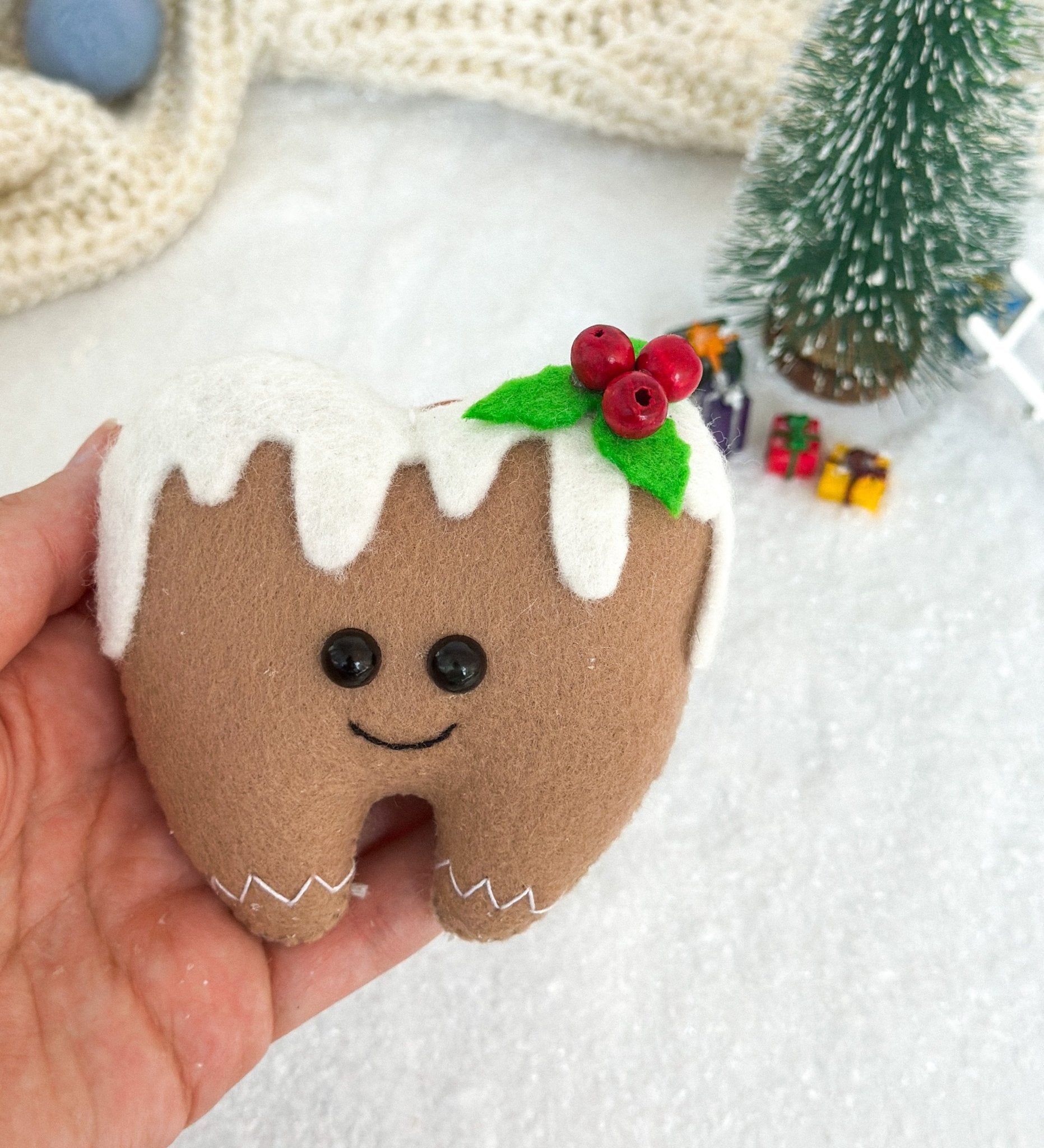 Tooth Ornament Gingerbread - WoollyFox