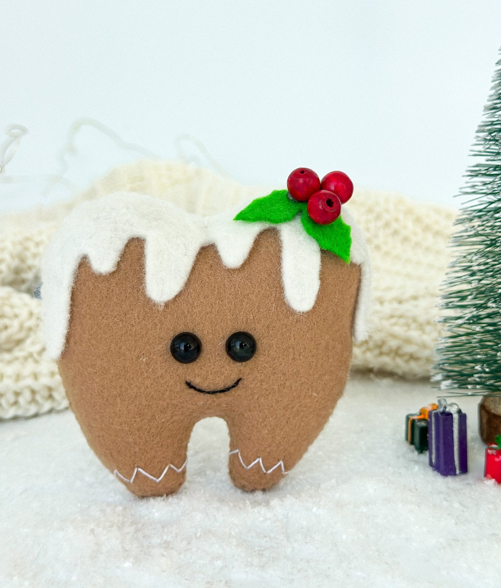 Tooth Ornament Gingerbread - WoollyFox