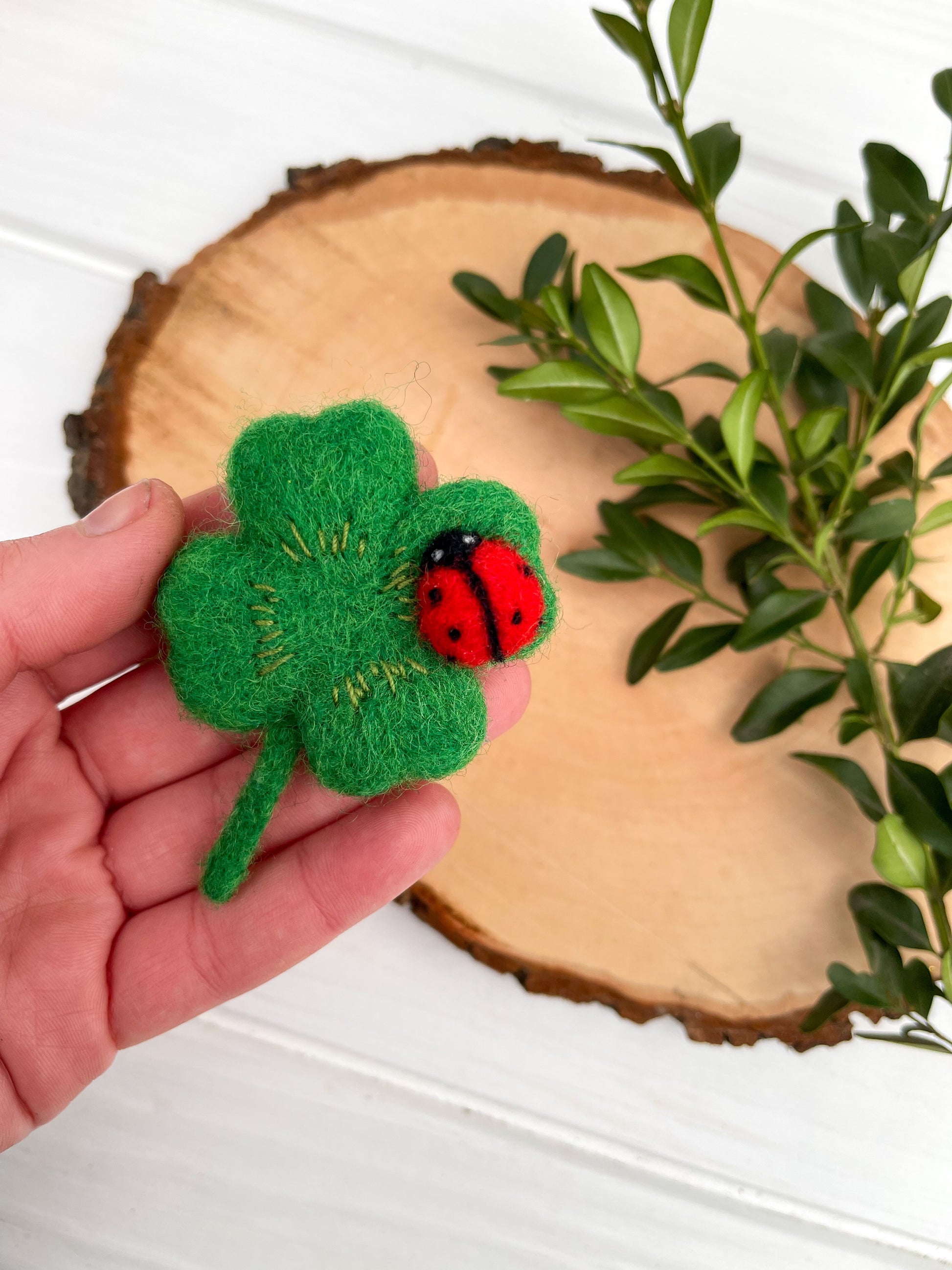 St Patricks day gift, Four Leaf Clove, clover with ladybug brooch/magnet/keychain
