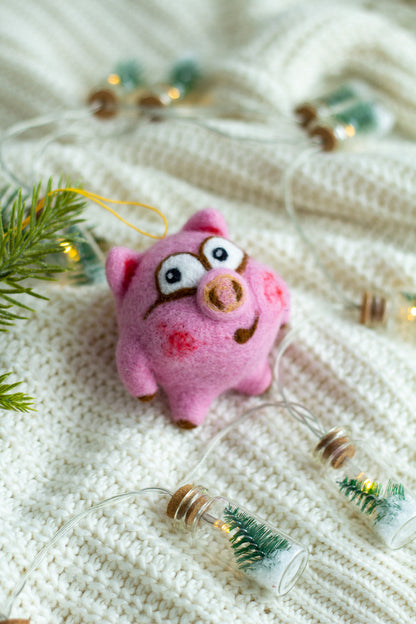 Wool pig toy 