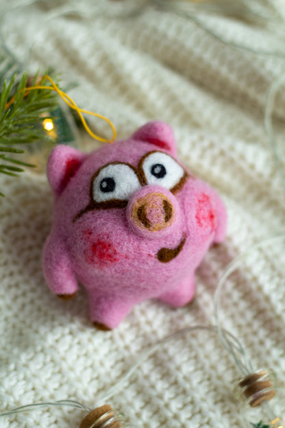 Felted pig decor 