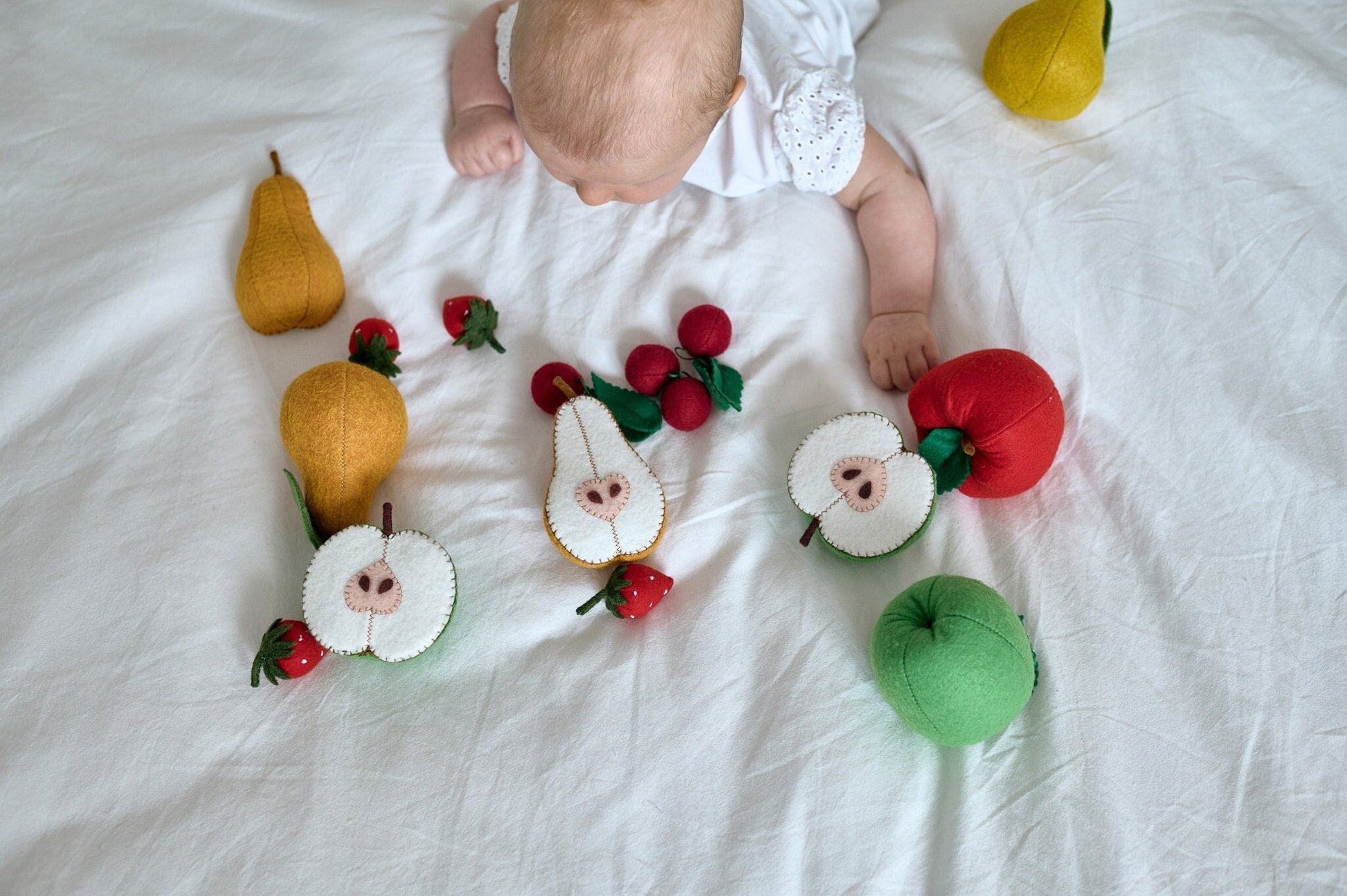 Big Felt Fruit Toy Set – 28 Pieces with Storage Bag for Kids Play - WoollyFox