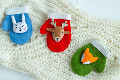 Christmas Hanging Glove - WoollyFox