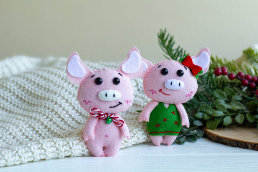 Christmas Pig Couple Ornaments - WoollyFox