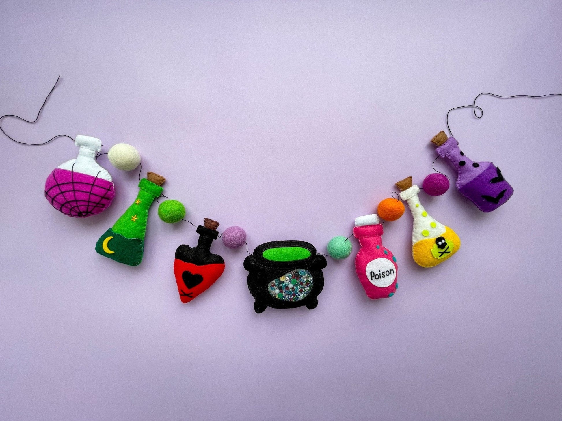 Halloween Potion Garland – Witchy Handmade Halloween Decoration - WoollyFox
