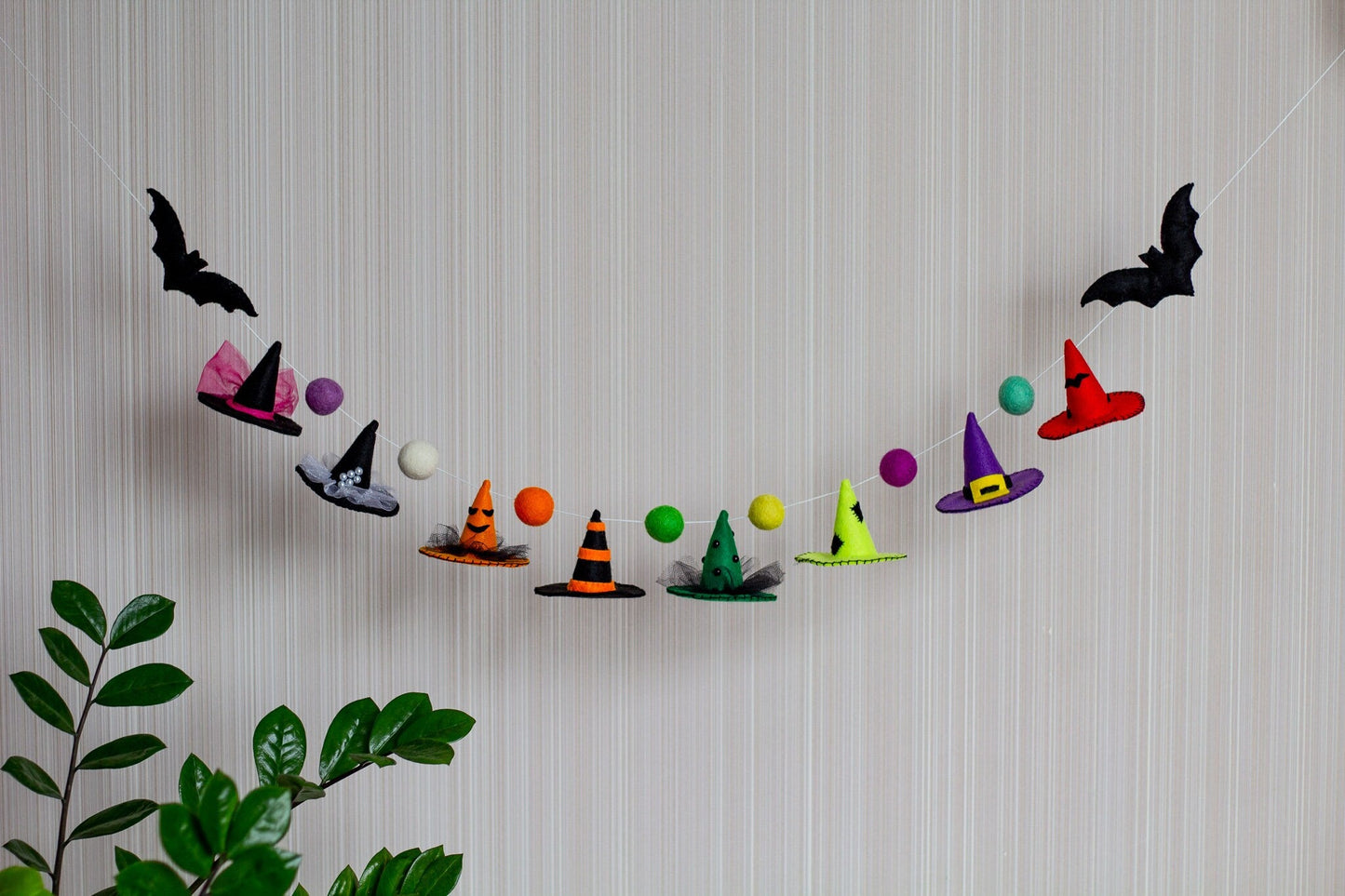 Halloween Witch Hats Felt Garland – Handmade Decoration - WoollyFox