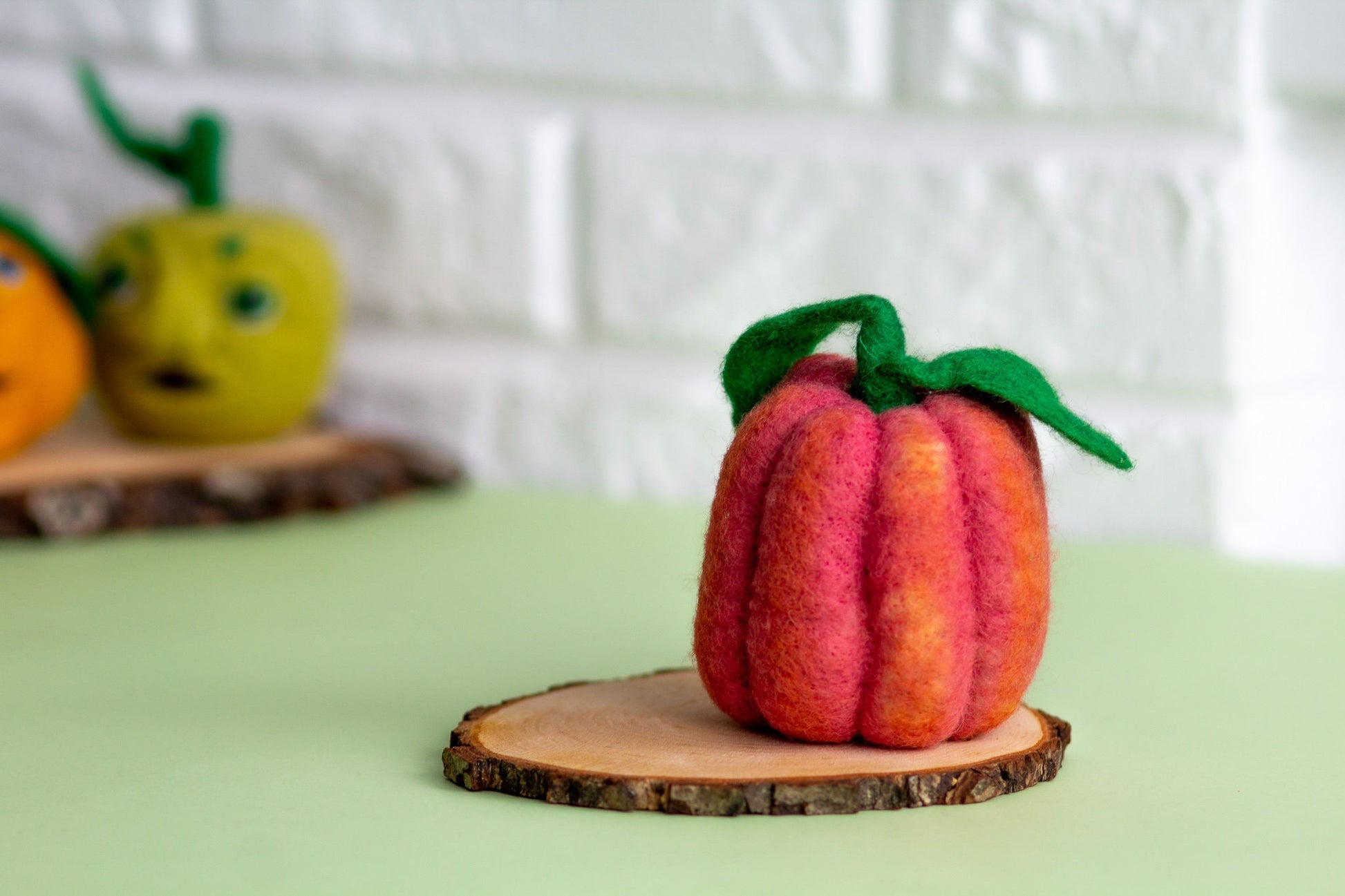 Decorative needle felted wool apple, pumpkin, felted fruit and vegetables Cute Halloween decor