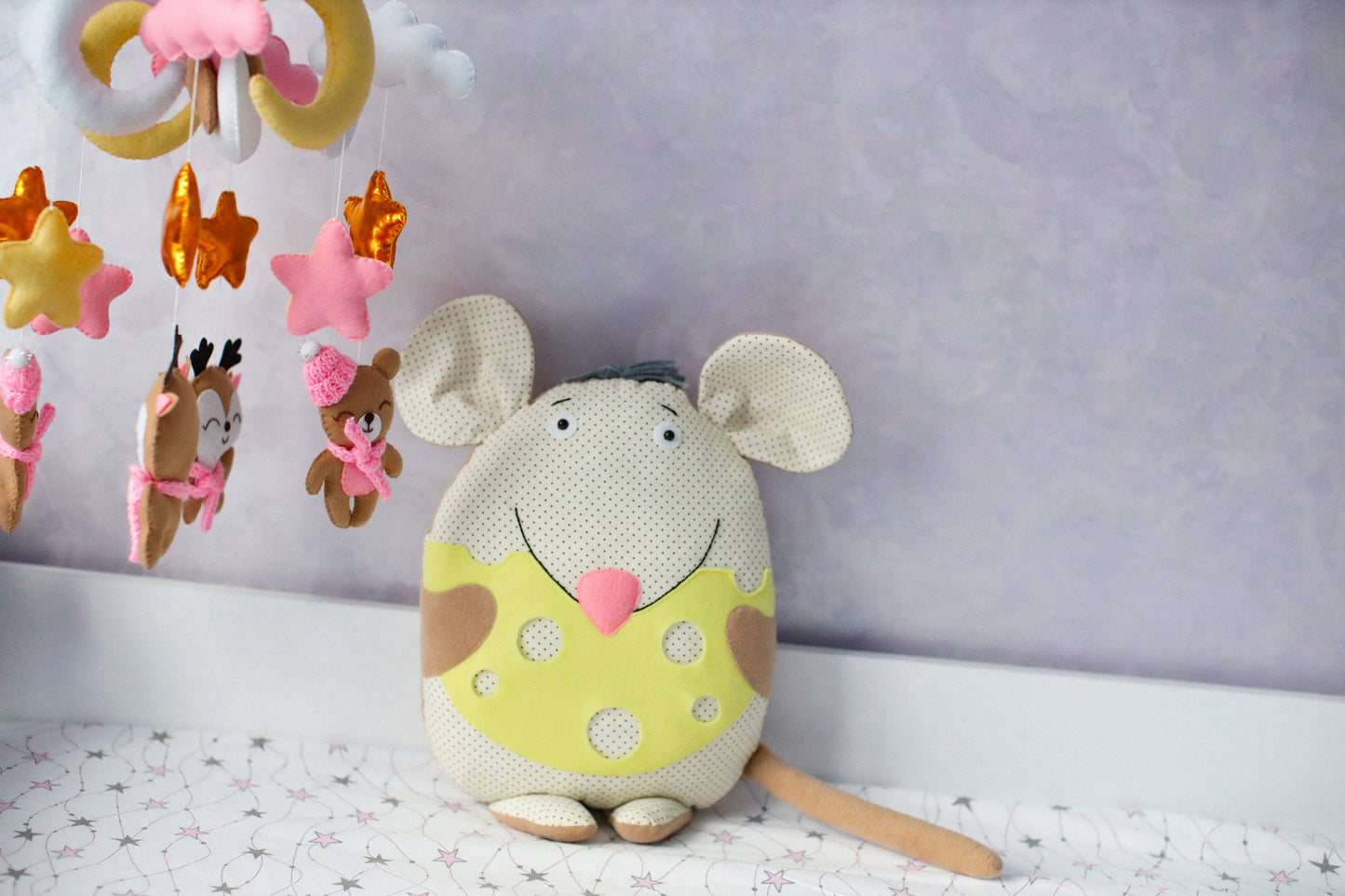 Pillow mouse with cheese