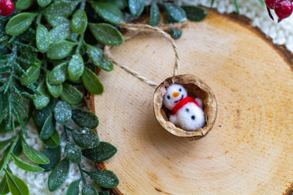 Snowman in Walnut Shell 