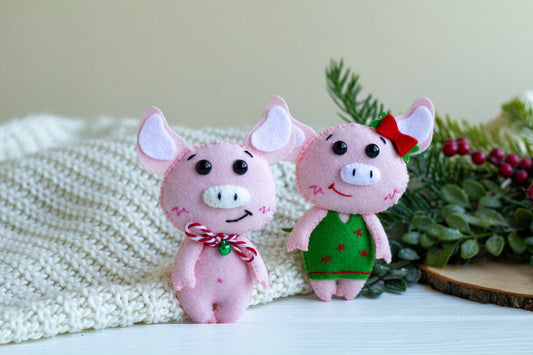 Christmas Pig Couple Ornaments