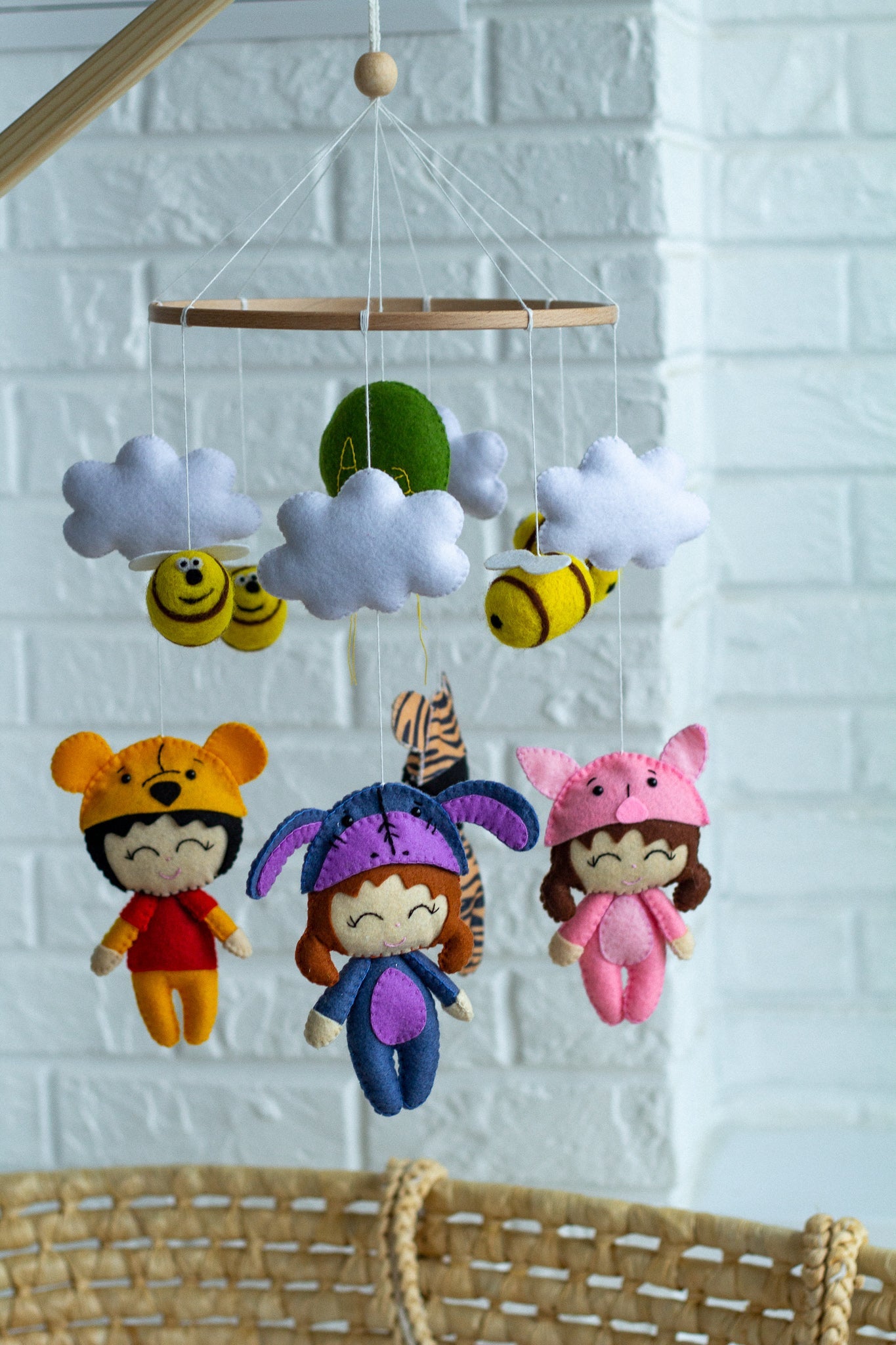 Infant baby crib mobile, newborn present - WoollyFox