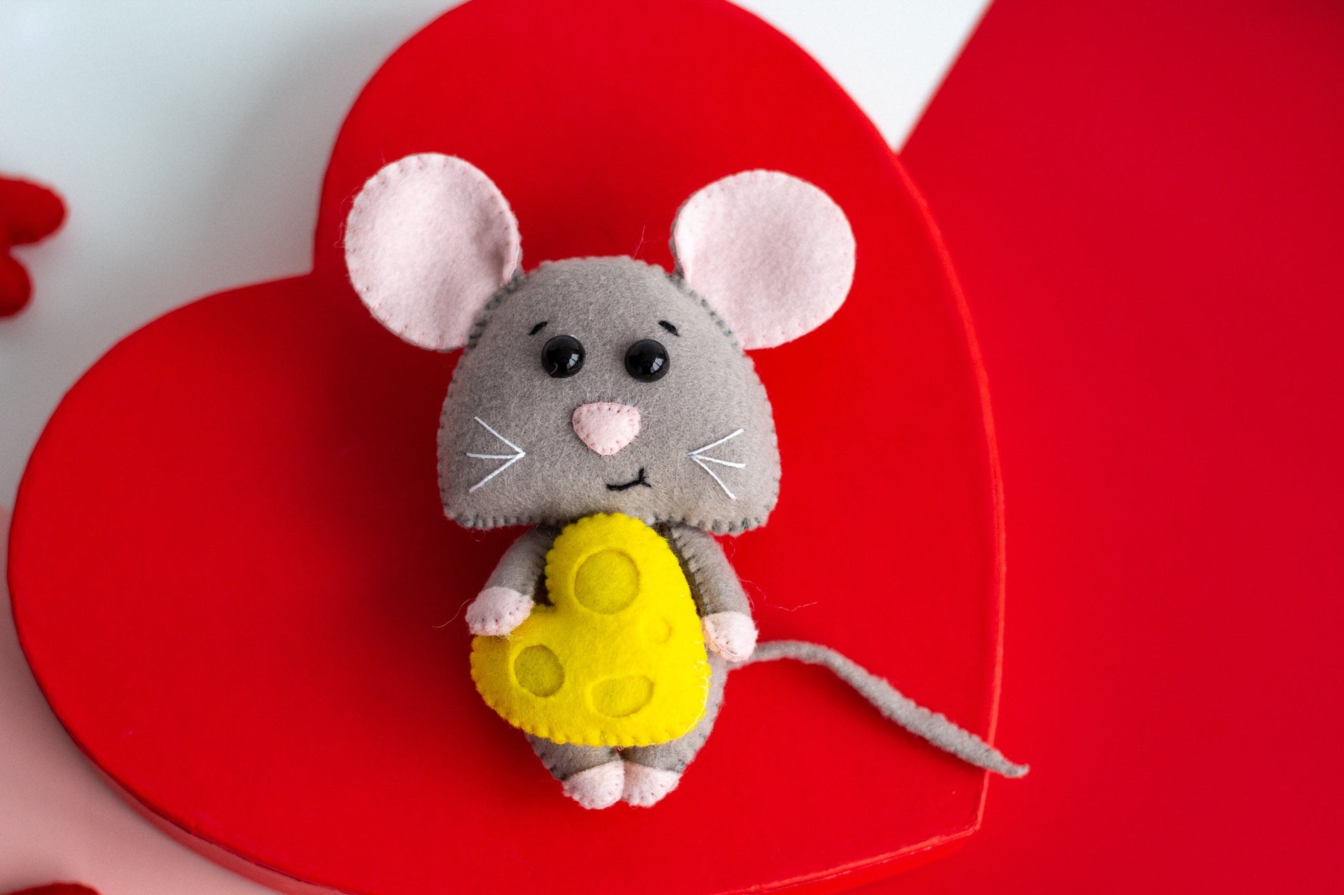 Mouse With A Heart Valentine's Day - WoollyFox