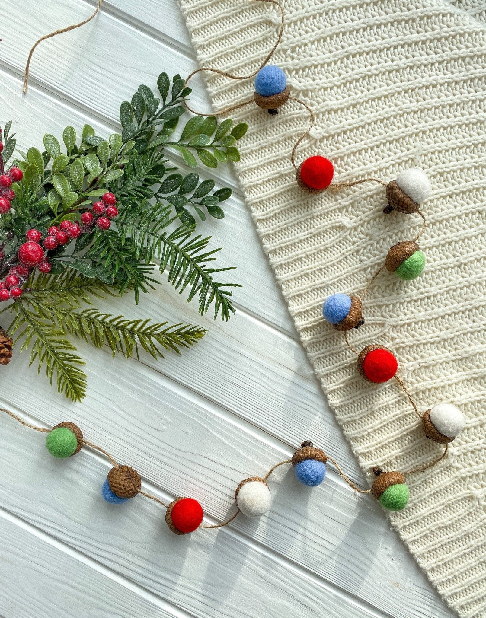 Set Felt Acorn Garland - WoollyFox