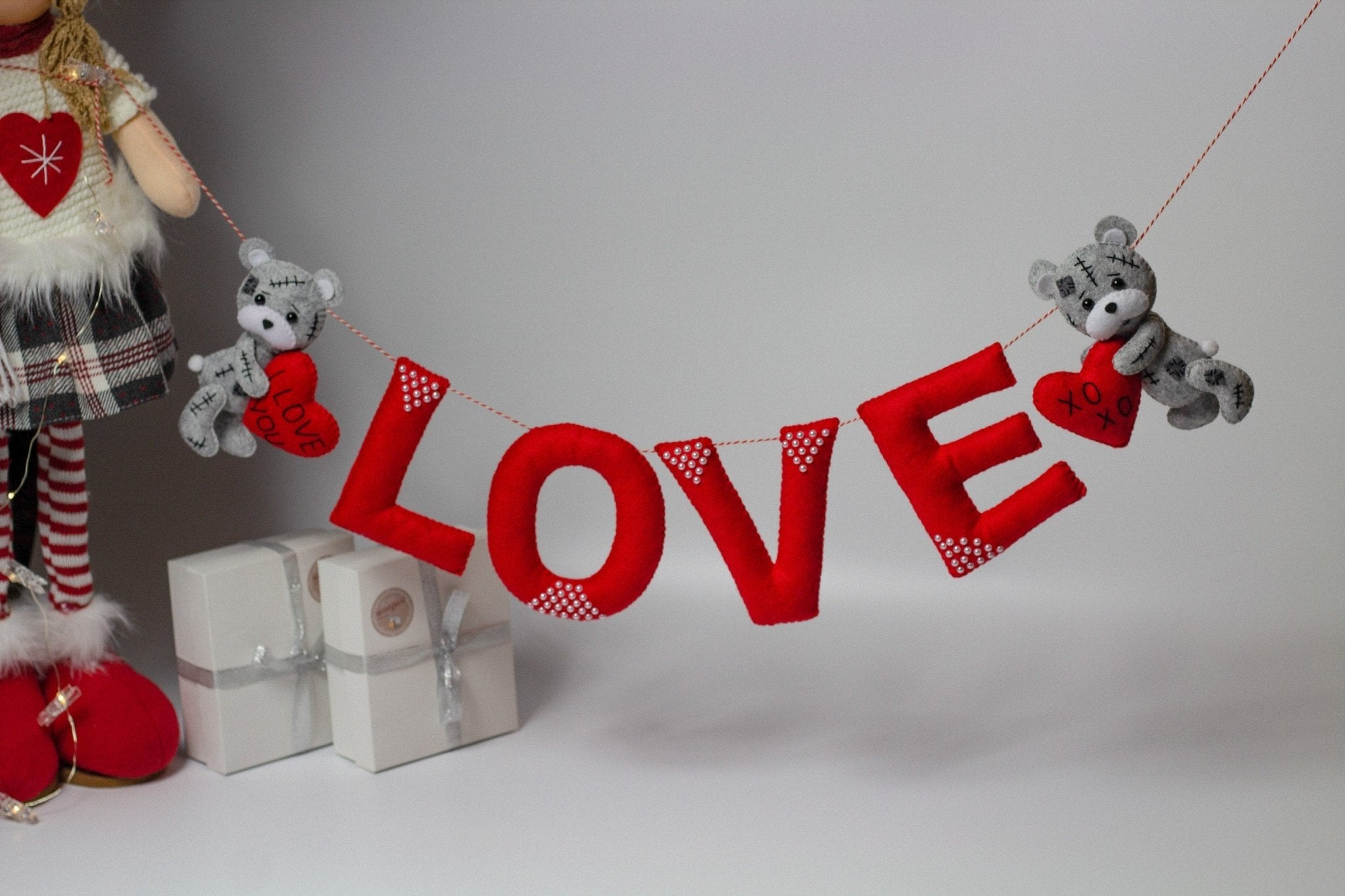 Valentine's Day Love Garland - WoollyFox