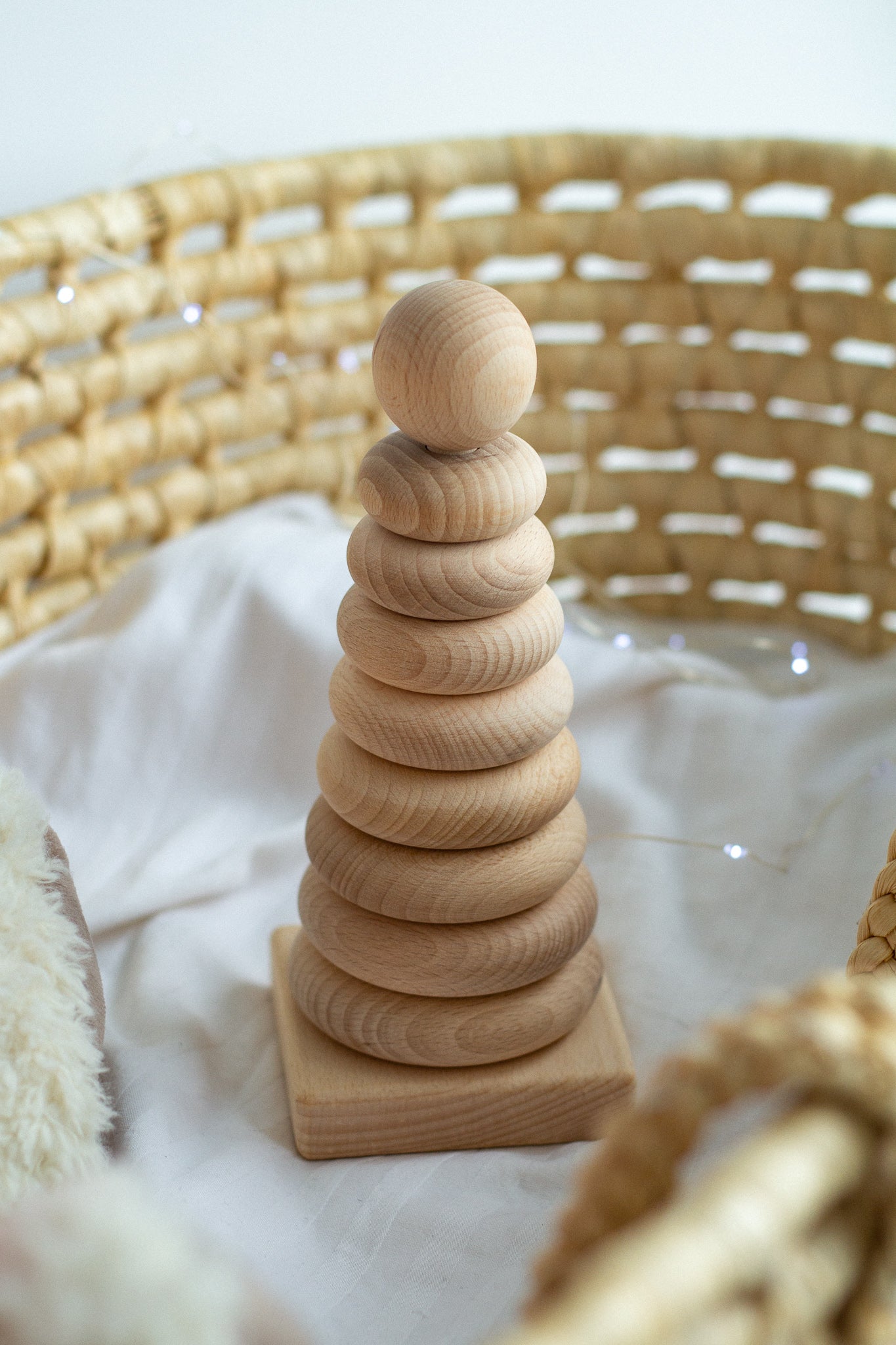Wooden Ring Pyramid Tower - WoollyFox
