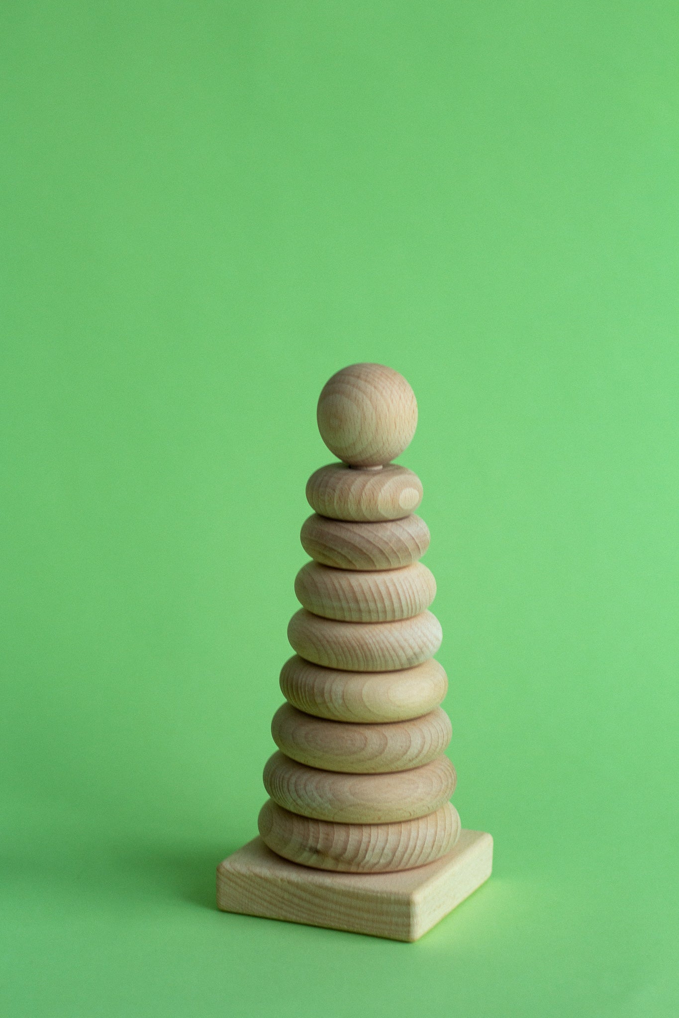 Wooden Ring Pyramid Tower - WoollyFox