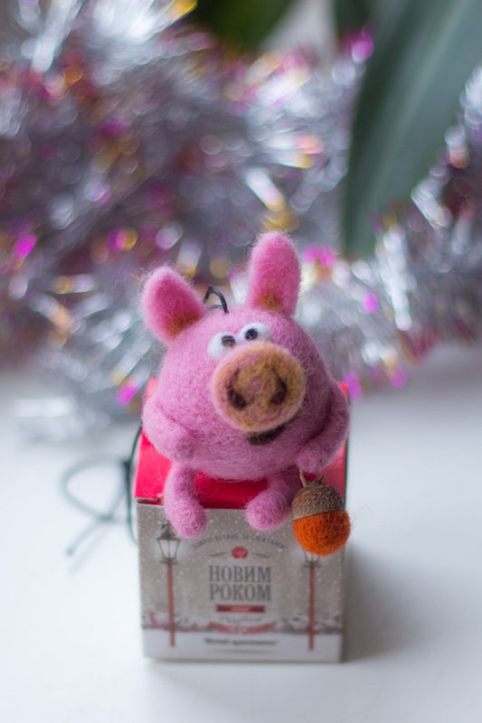 Wool pig ornament - WoollyFox